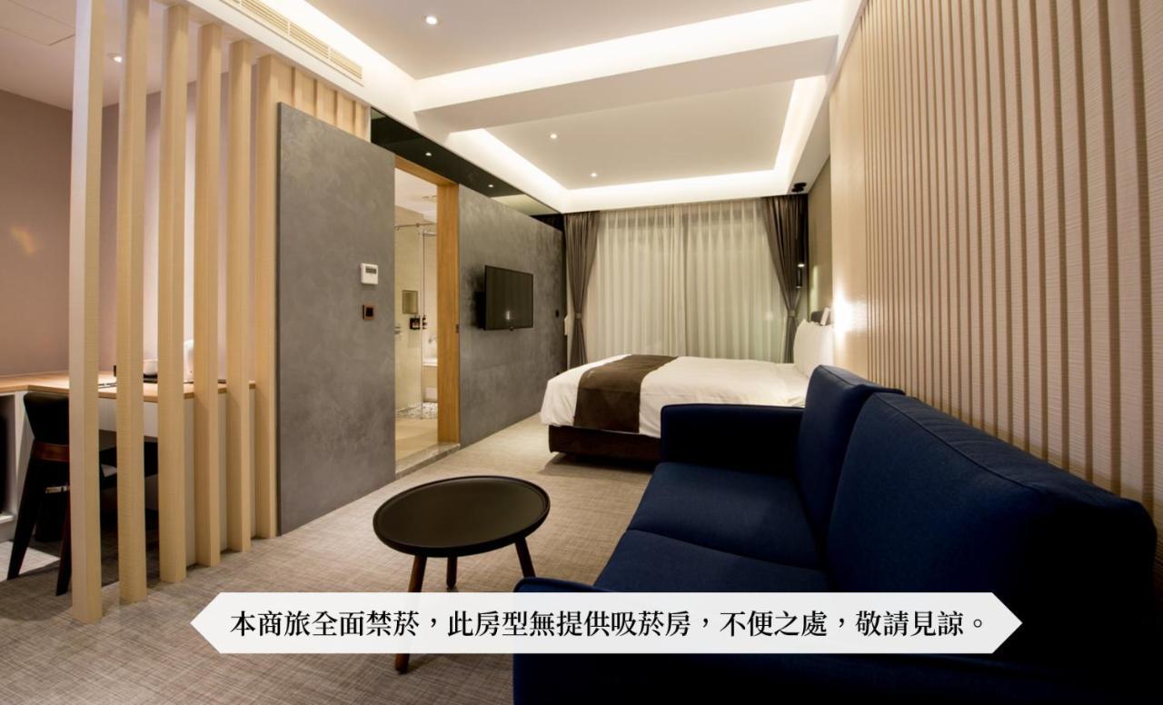 He-Jia Hotel Miaoli Buitenkant foto