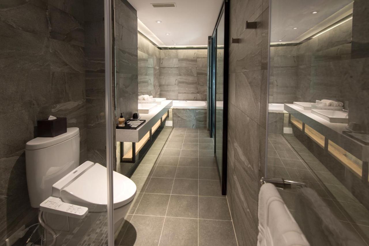 He-Jia Hotel Miaoli Buitenkant foto