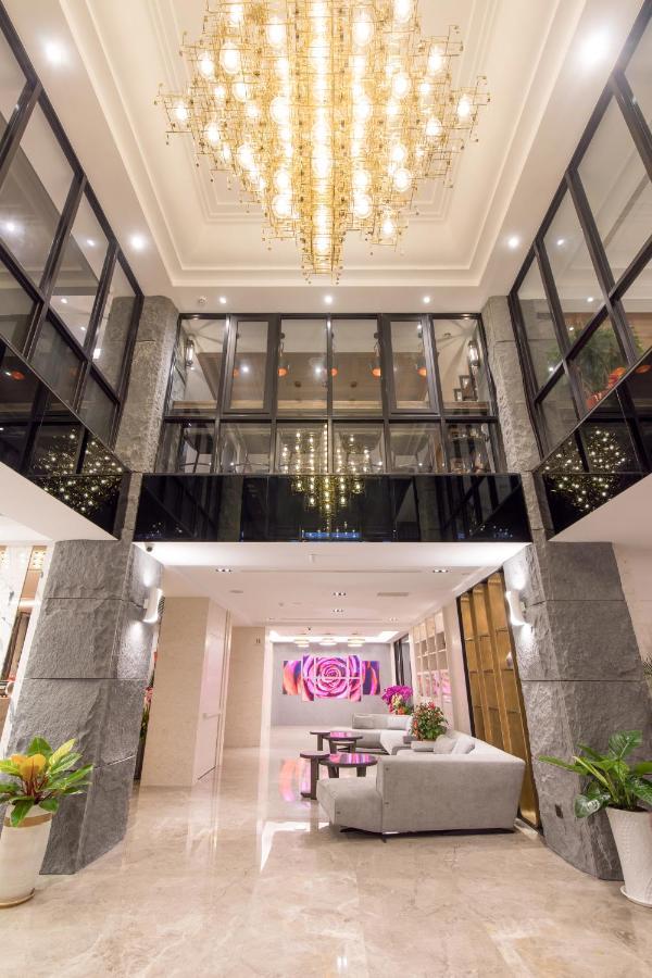 He-Jia Hotel Miaoli Buitenkant foto