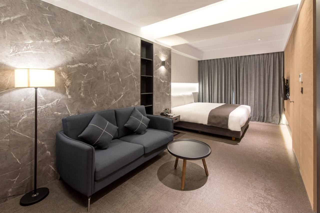 He-Jia Hotel Miaoli Buitenkant foto