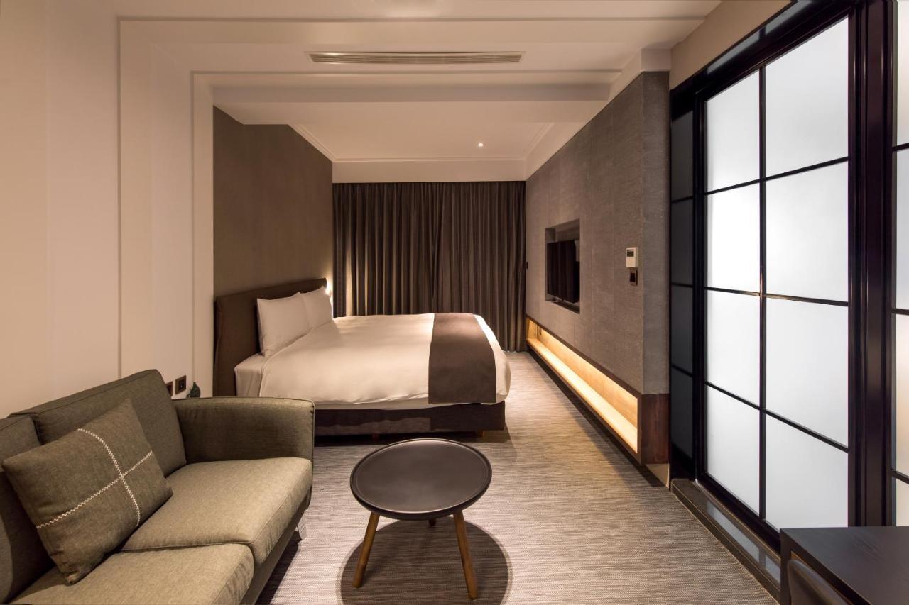 He-Jia Hotel Miaoli Buitenkant foto