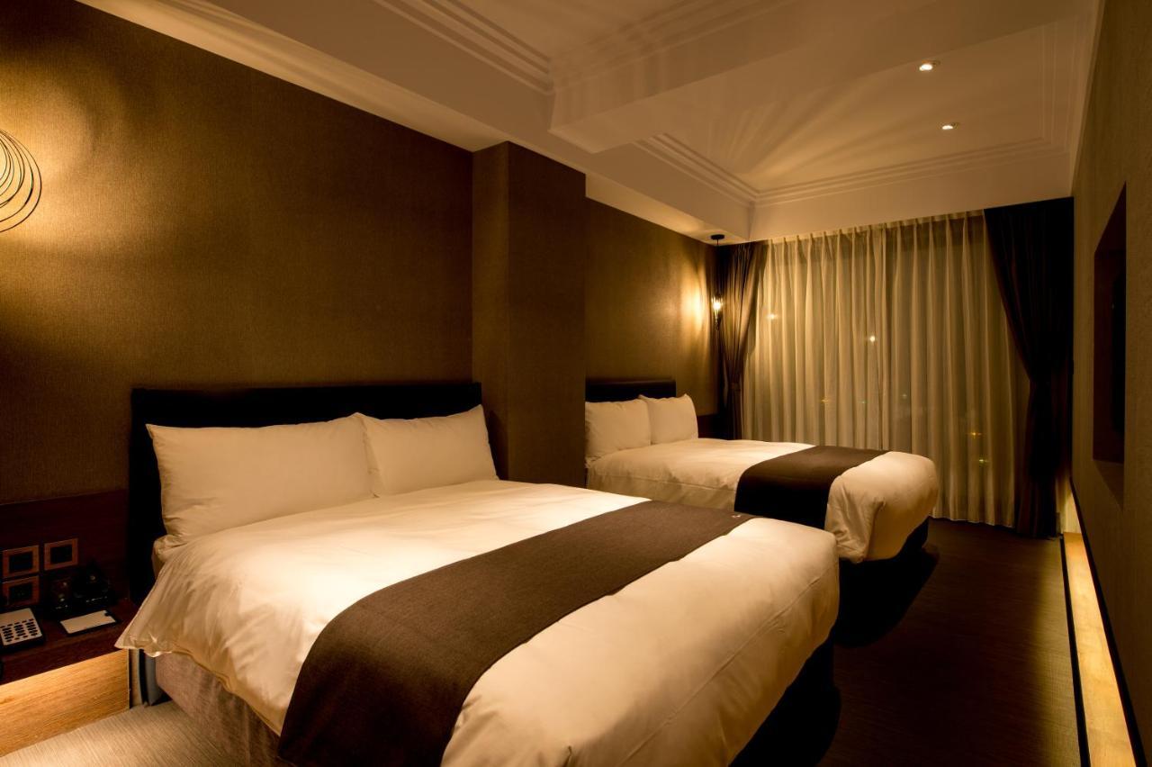 He-Jia Hotel Miaoli Buitenkant foto