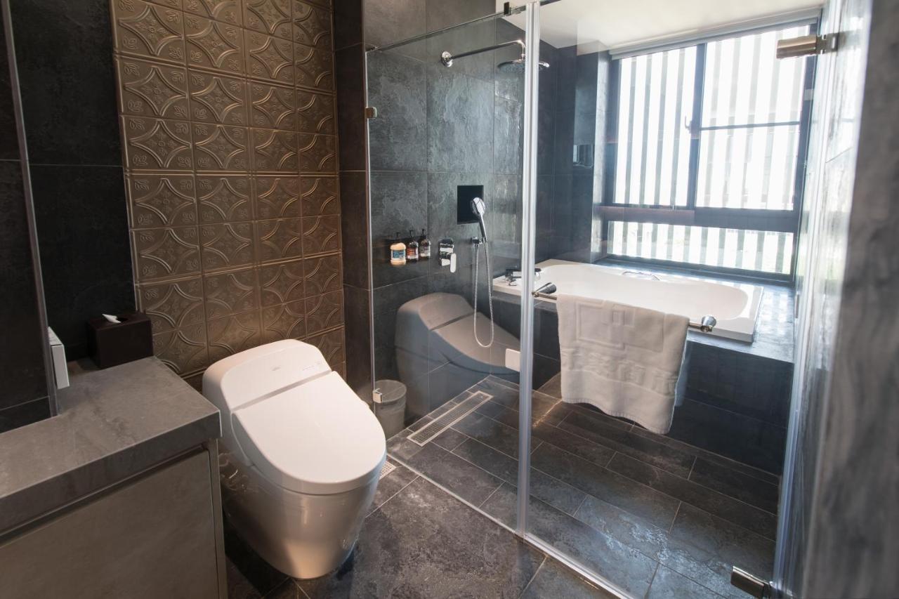 He-Jia Hotel Miaoli Buitenkant foto